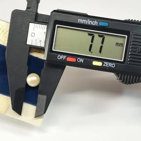 Vintage Deadstock New Richelieu White Cream Faux Pearl 7.7mm Stud Earrings - Picture 2 of 7